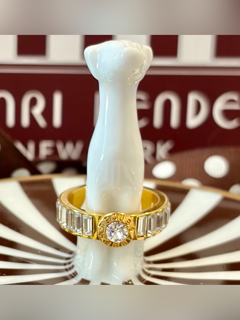 NIP HENRI BENDEL Signature Gold Color Crystal Ring. Size 7
